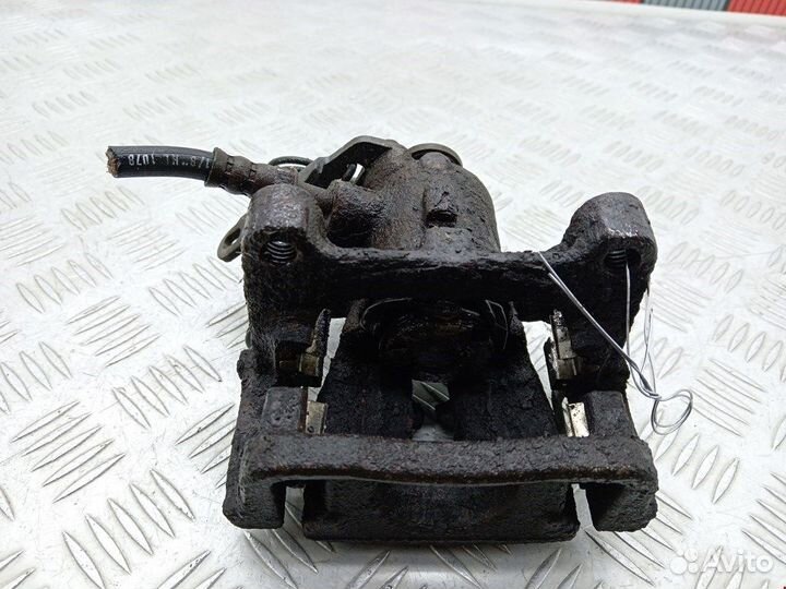 Суппорт задний правый для Ford Galaxy 2 1738987