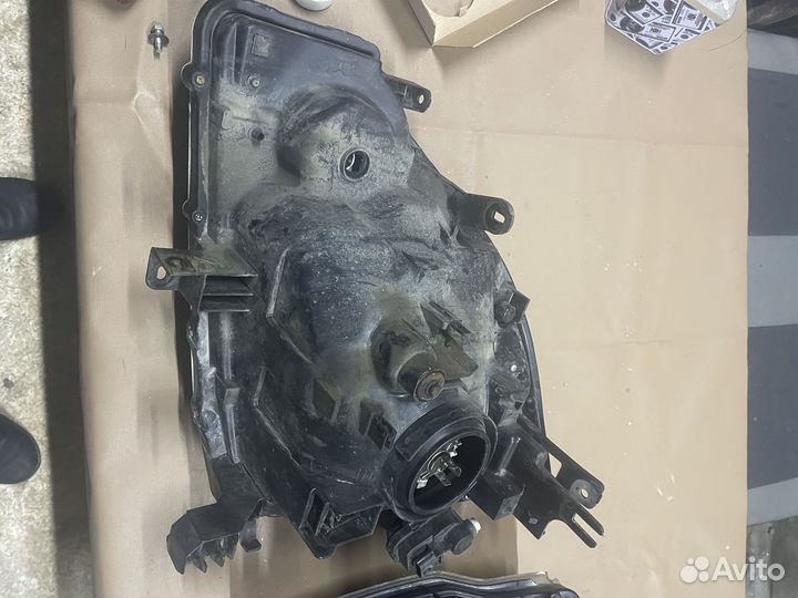 Фары Nissan x trail t31 2008