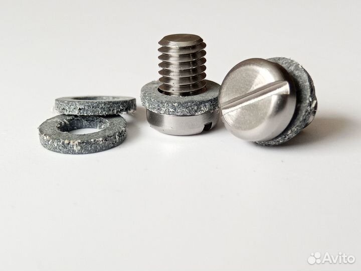 Винт, пробка редуктора лодочного мотора