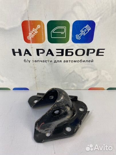 Кронштейн продольной тяги задний левый Renault