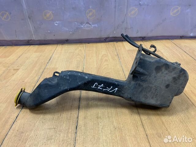 Бачок омывателя Opel Zafira B