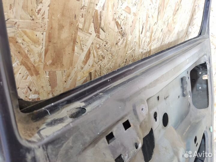 Дверь задняя правая Volkswagen Golf 3