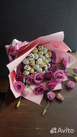 Съедобные букеты из клубники