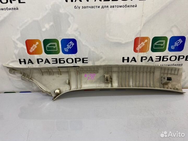 Накладка на стойку внутренняя передняя левая Mazda