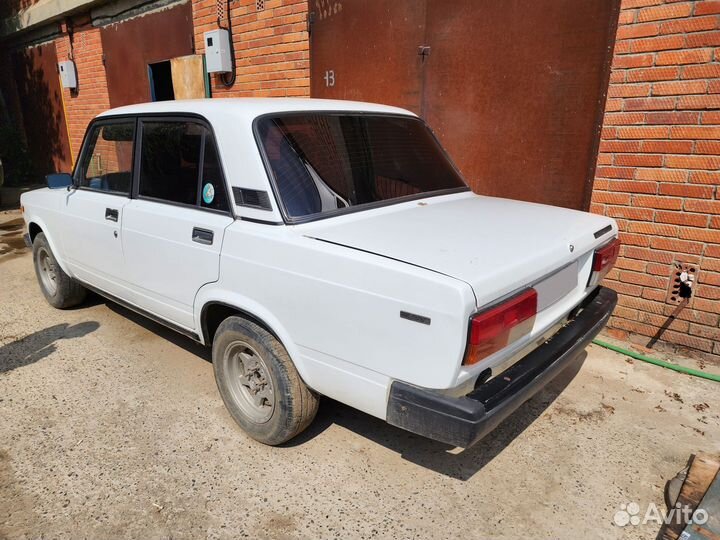 ВАЗ 2107 1.6 МТ, 2001, битый, 180 000 км