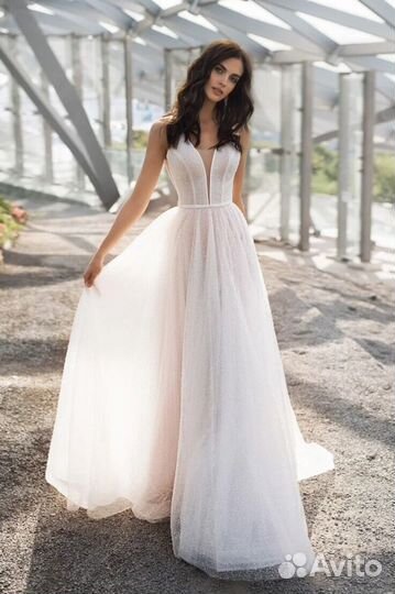 Свадебное платье мерцающее