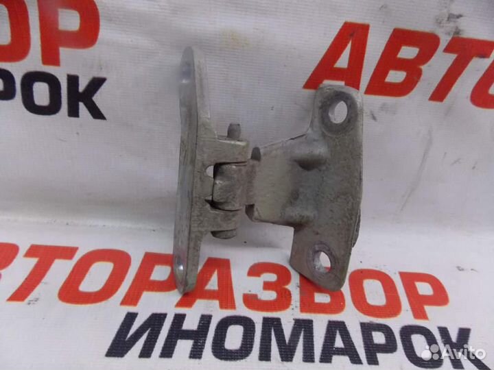 Петля двери передней правой верхняя для Iran Khodr