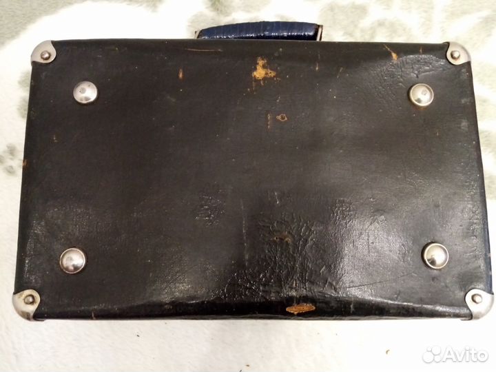 Чемодан фибровый с изображением оленей черный 50-е