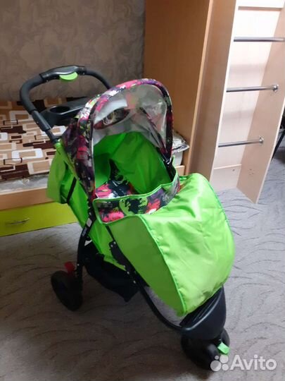 Прогулочная коляска