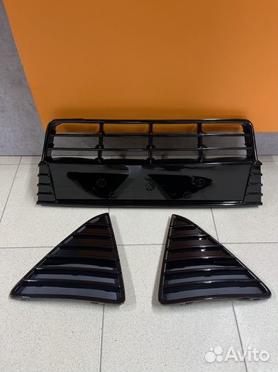 Решетки в бампер на Форд Фокус 3 (глянец)