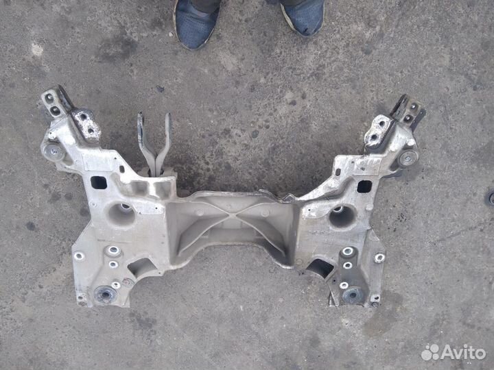 Балка подмоторная (подрамник) Peugeot 407