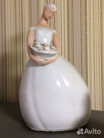 6 статуэток