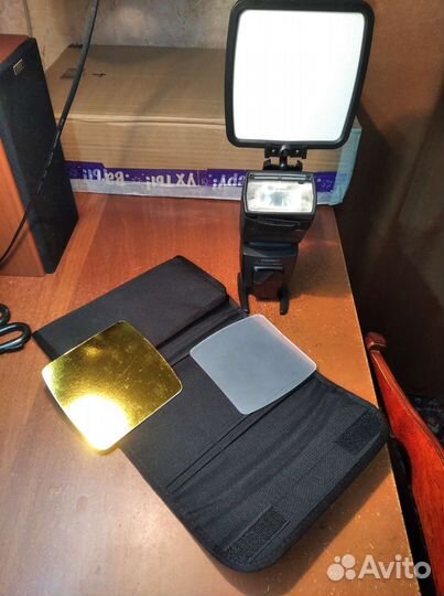 Насадка на фотовспышку на шарнире