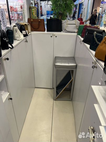 Торговый островок в ТК Космос