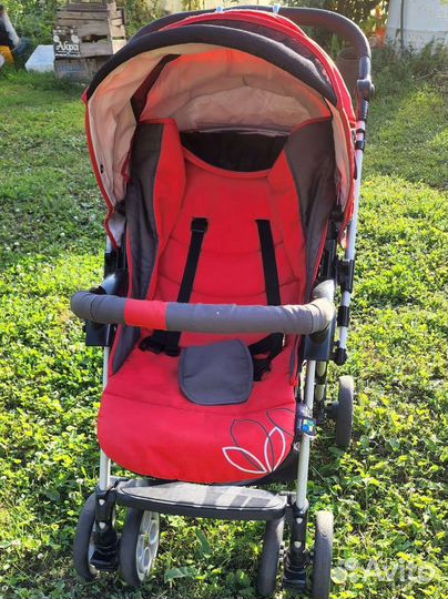 Прогулочная коляска с перекидной ручкой