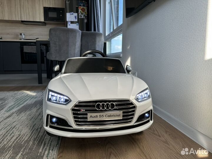 Детский электромобиль