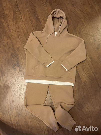 Костюм спортивный