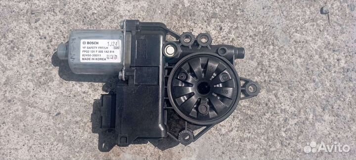 Мотор стеклоподъемника передний левый Hyundai