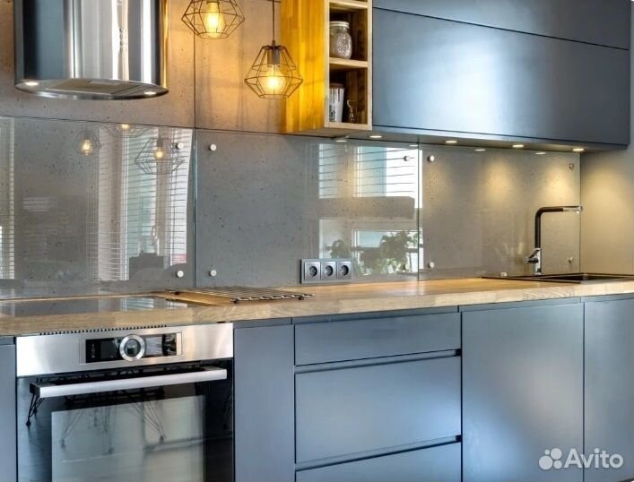 Кухня на заказ без ручек в потолок