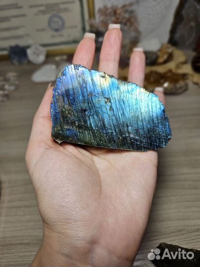 Лабрадор камень с синей ирризацией