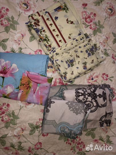 Три комплекта постельного белья