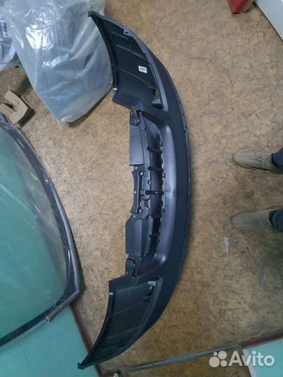 Передний бампер на Volkswagen Passat B5