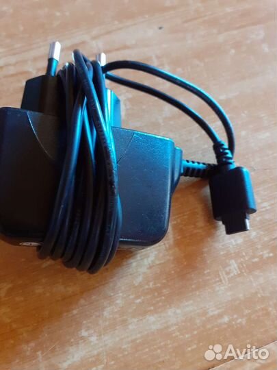 Зарядки и наушники б/у