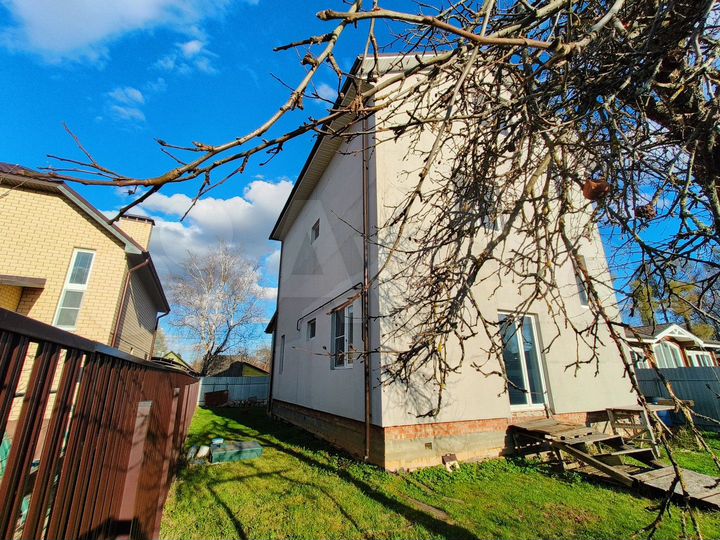 Дом 217 м² на участке 6 сот.