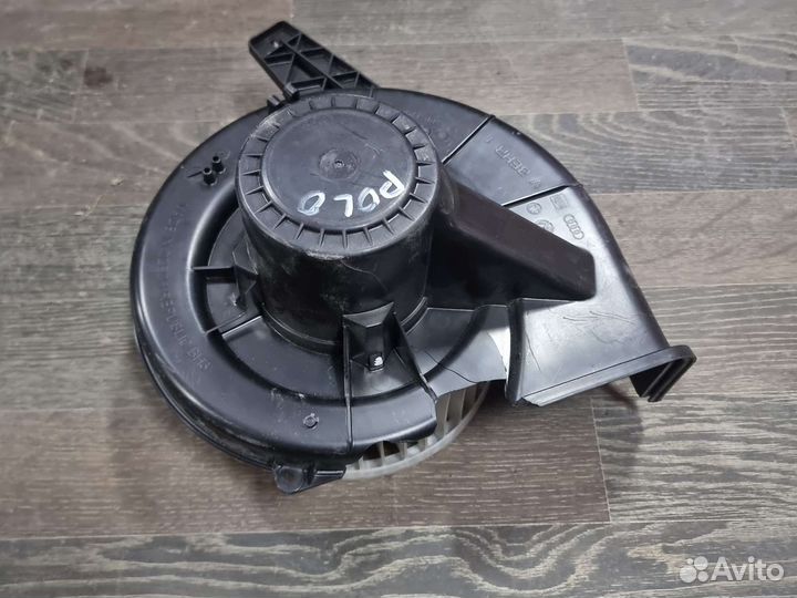 Моторчик печки Volkswagen Polo