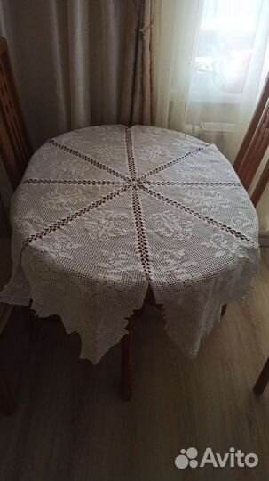 Две ажурные скатерти