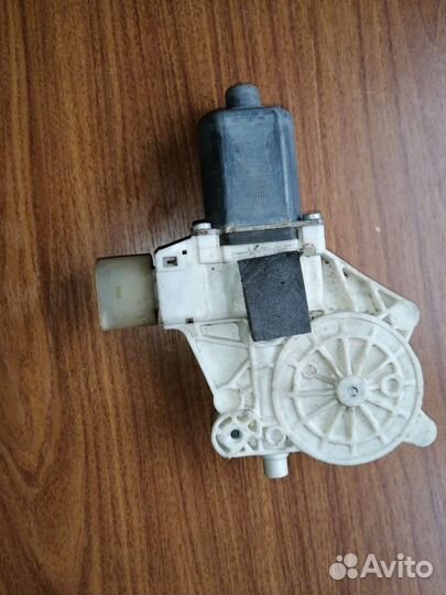 Моторчик стеклоподъемника зад. лев. Форд мондео 4