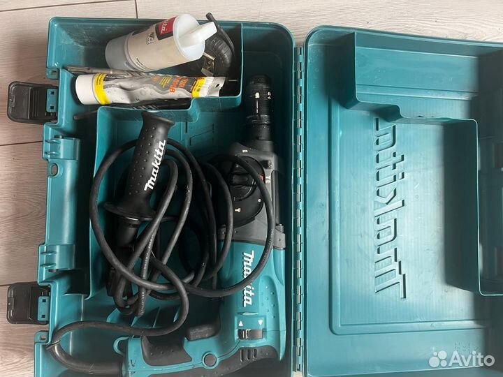 Перфоратор Makita HR 2470 FT