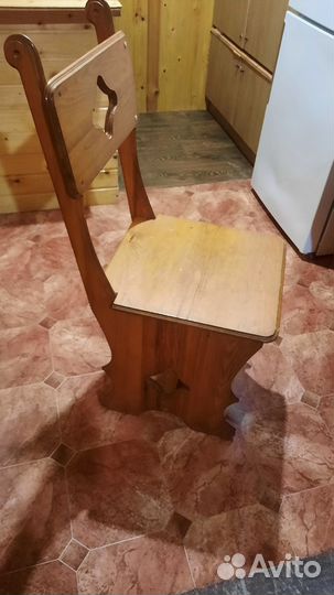 Стол и стулья из массива