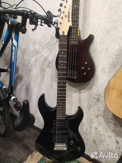 Электрогитара Yamaha Erg121