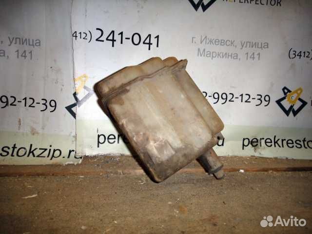 Бачок омывателя Carina FF (92-97) б\у