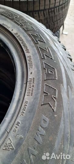 Bridgestone Blizzak DM-V1 235/65 R17 108R