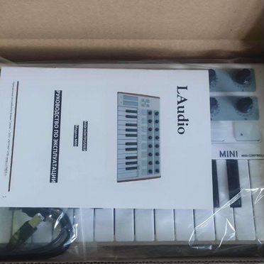 Worldemini midi-контроллер