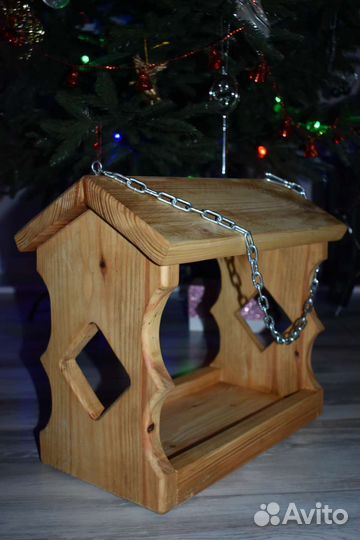 Кормушка для птиц из дерева