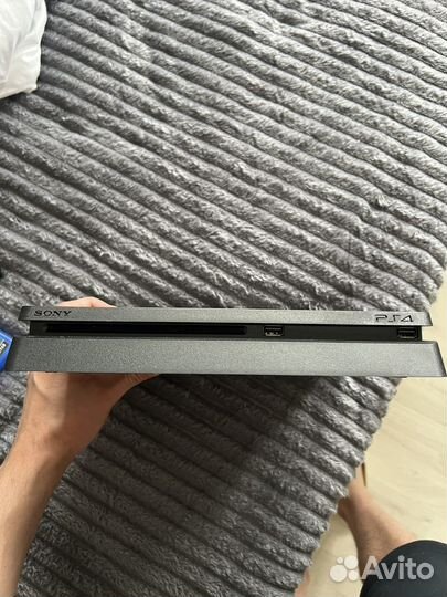 Sony playstation 4 slim 3 геймпада + куча игр