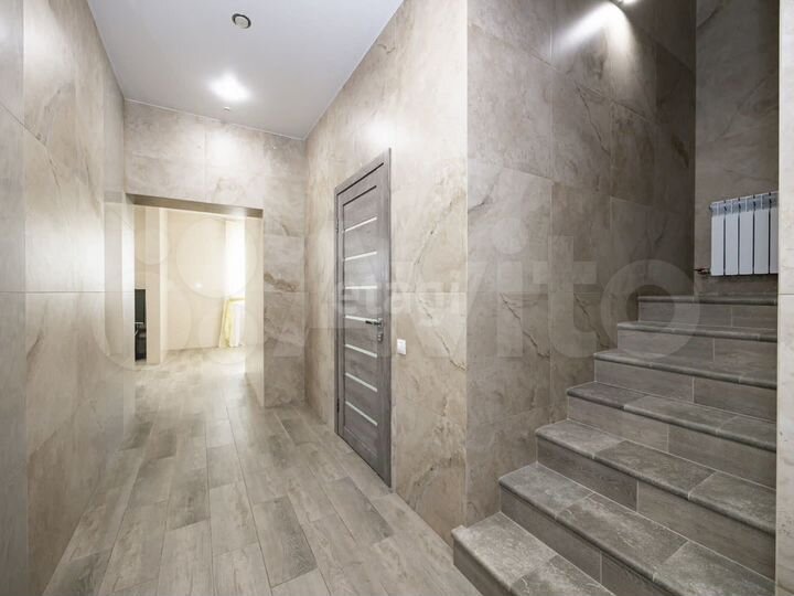 Дом 297 м² на участке 10,2 сот.