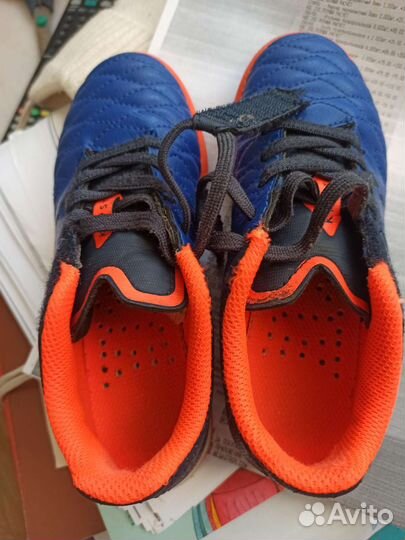 Футзалки кроссовки для футбола Декатлон Kipsta