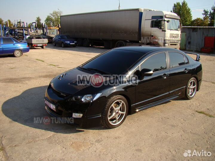 Пороги для Honda Civic 4D (2006-2012) Mugen