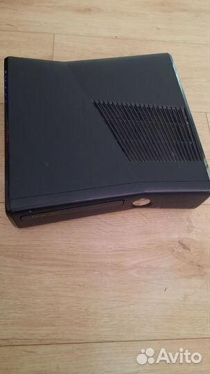 Xbox 360+геймпад и куча игр