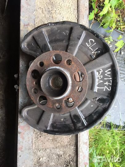 Задний левый кулак на мерседес SLK W172