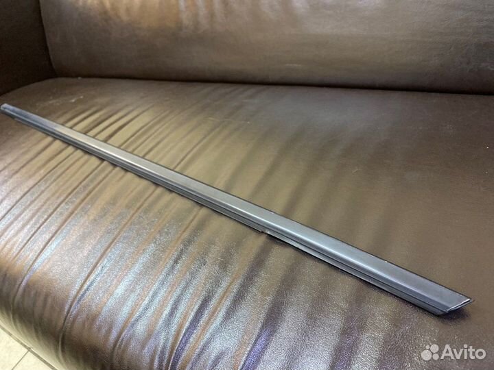 Молдинг двери бу задний правый Infiniti Fx35 S50