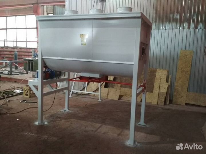 Кормосмеситель горизонтальный в наличии