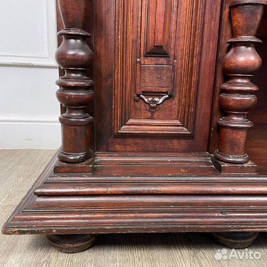 Антикварный комод