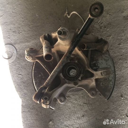 Кулак задний левый Mazda RX 8