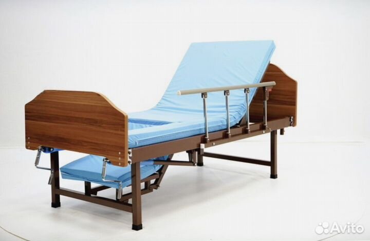 Медицинская кровать для ухода за больными