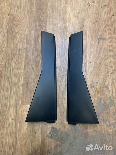 Накладка стойки задней двери Subaru Forester SK